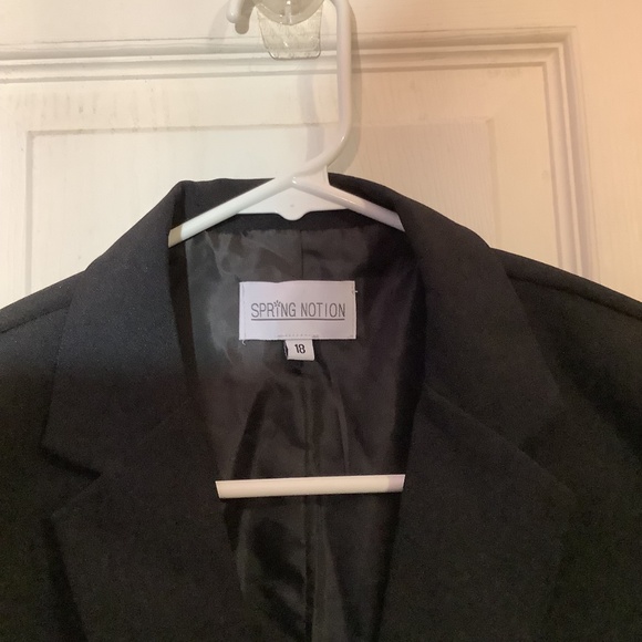 BOYS’ BLACK SPRING NOTION TUXEDO SUIT JACKET, VEST, & PANTS Size 18 - Picture 8 of 16
